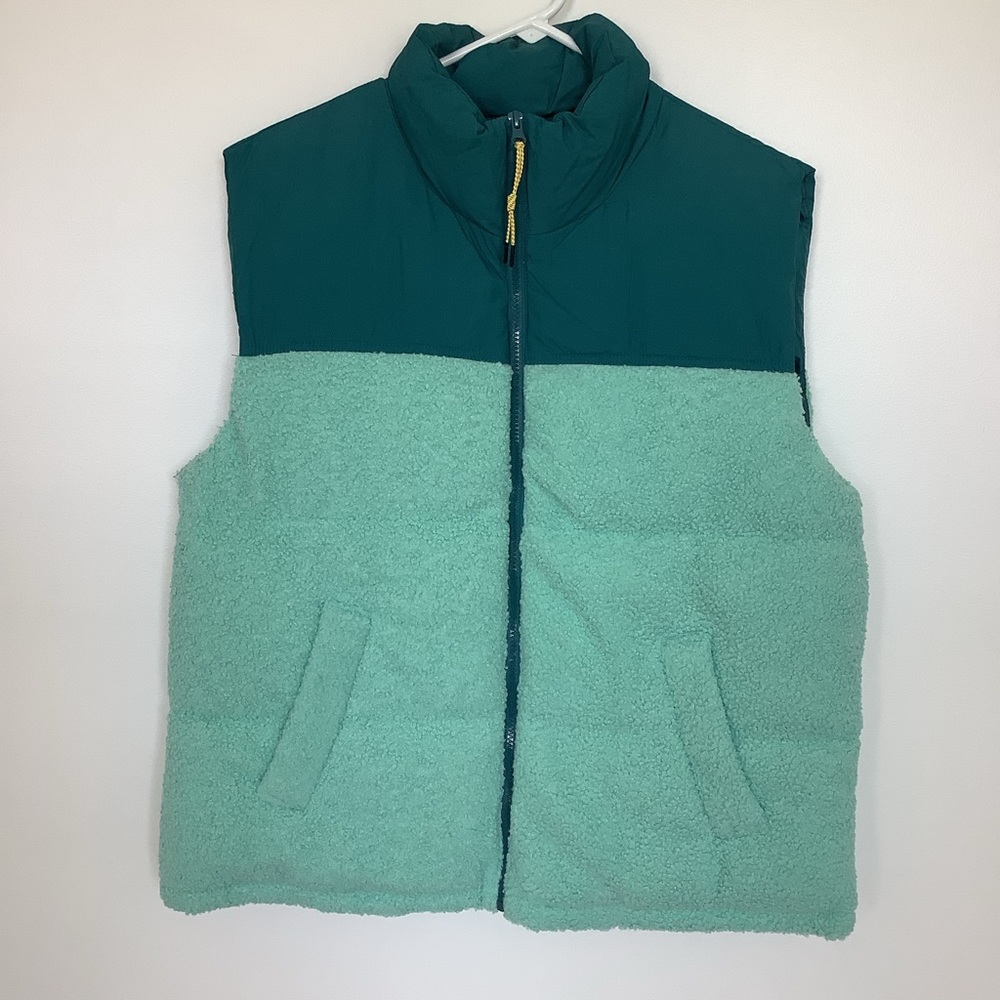 Wild Fable teal mint green puffer Sherpa oversized vest | women’s M | winter